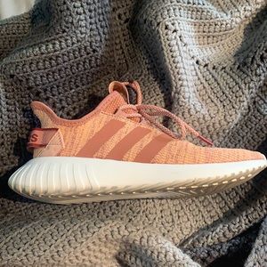 Addida’s Running Sneakers